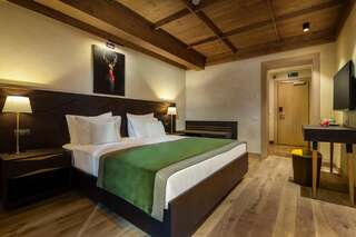 Отель Ana Hotels Bradul Poiana Brasov Пояна-Брашов Номер с кроватью размера «king-size»-1